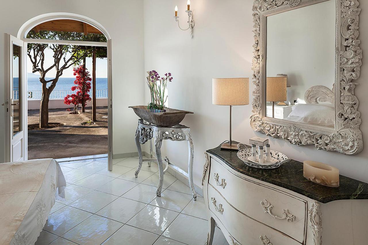 La Villa Resort & Spa Sant'Angelo  Buitenkant foto
